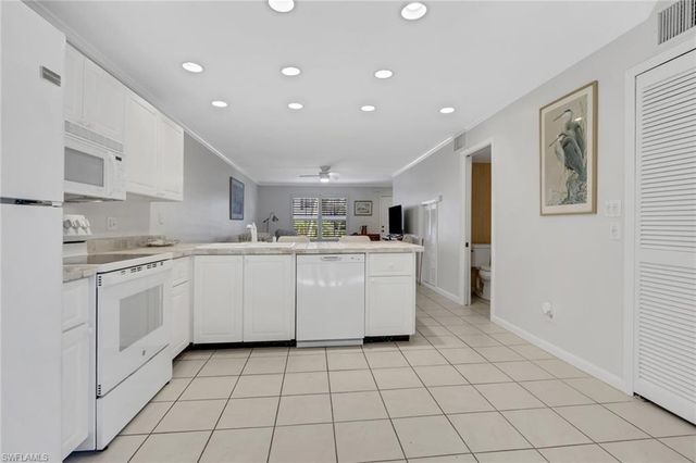 731 Elkcam CIR B113, Marco Island, FL 34145