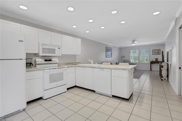 731 Elkcam CIR B113, Marco Island, FL 34145