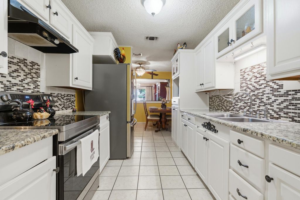 Image 14 of property listing at 349 W 34th Street, San Angelo, TX 76903