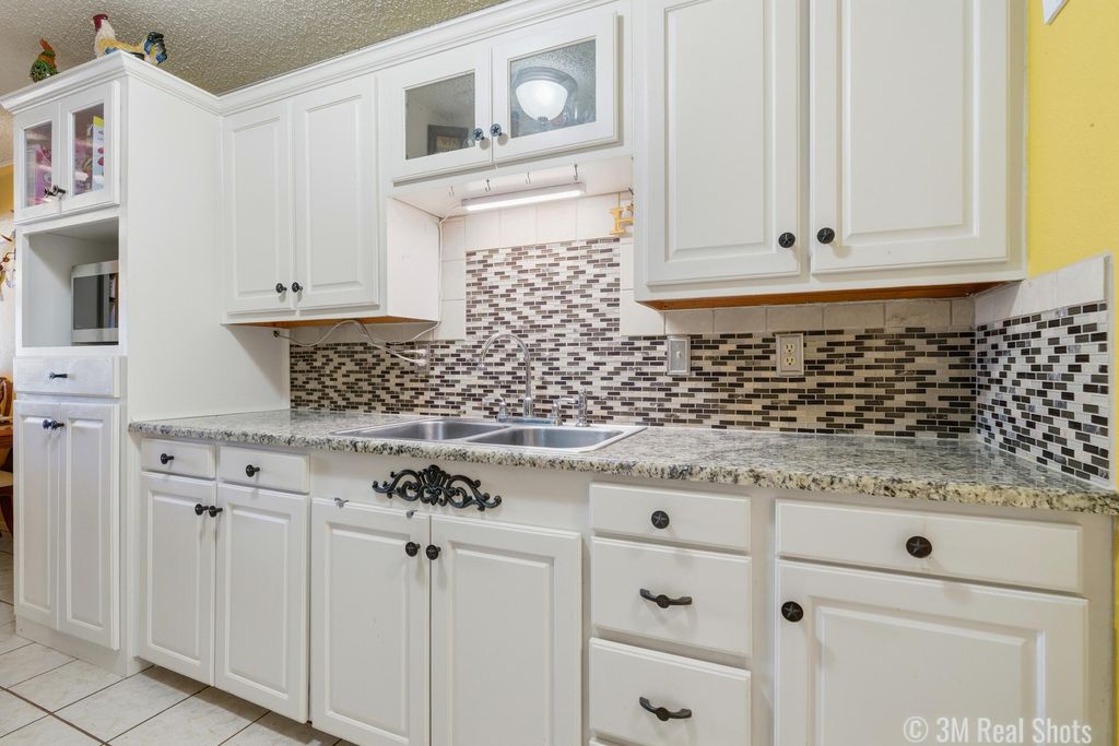 Image 17 of property listing at 349 W 34th Street, San Angelo, TX 76903