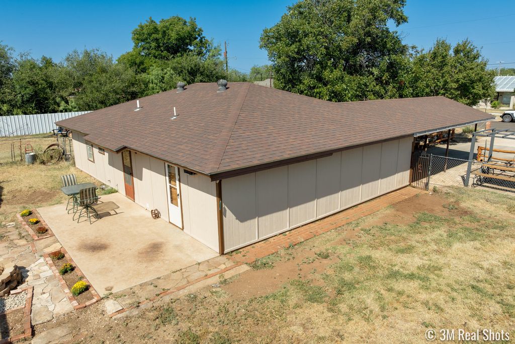 Image 30 of property listing at 349 W 34th Street, San Angelo, TX 76903