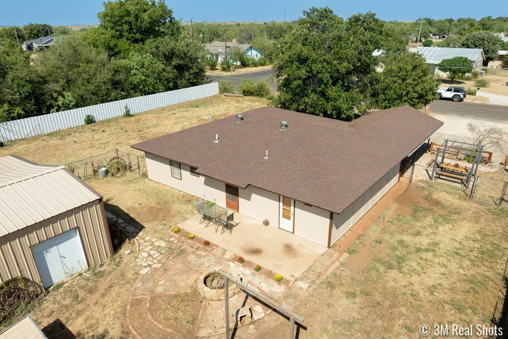 Image 31 of property listing at 349 W 34th Street, San Angelo, TX 76903
