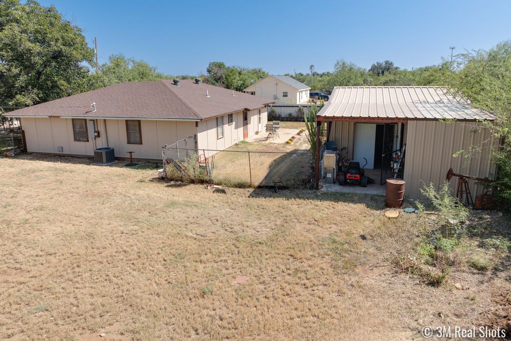 Image 34 of property listing at 349 W 34th Street, San Angelo, TX 76903