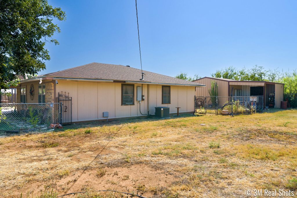 Image 36 of property listing at 349 W 34th Street, San Angelo, TX 76903