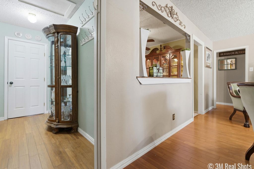 Image 5 of property listing at 349 W 34th Street, San Angelo, TX 76903