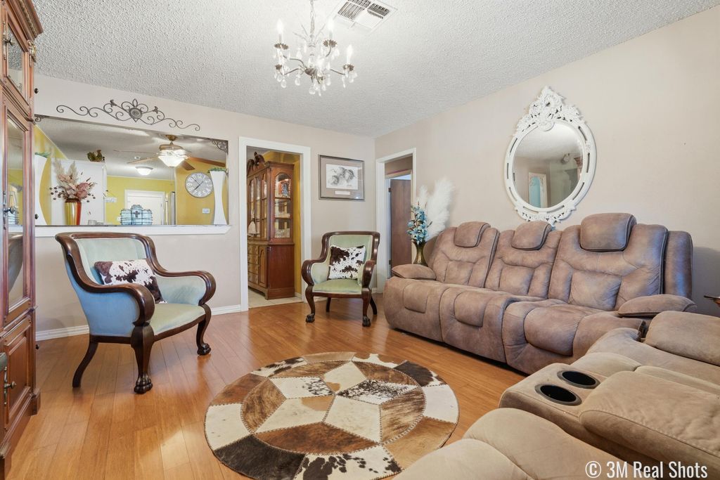 Image 8 of property listing at 349 W 34th Street, San Angelo, TX 76903