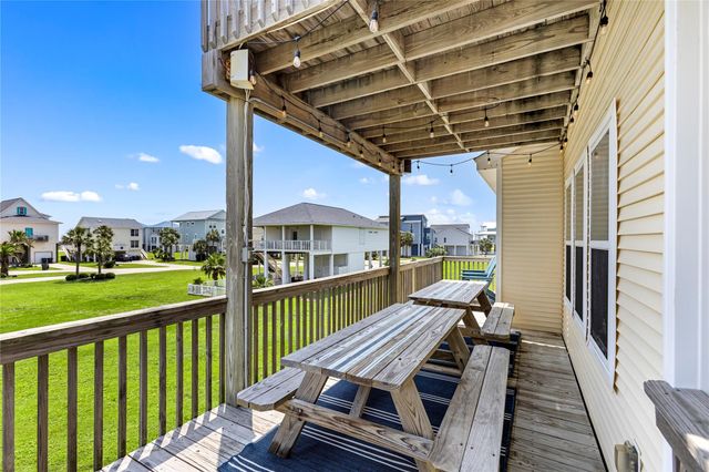 4114 Courageous Lane, Galveston, TX 77554