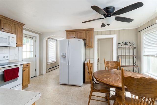 25 Prospect St, Ware, MA 01082