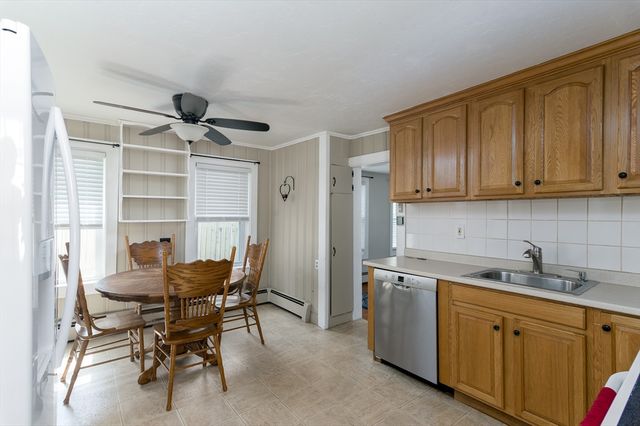 25 Prospect St, Ware, MA 01082