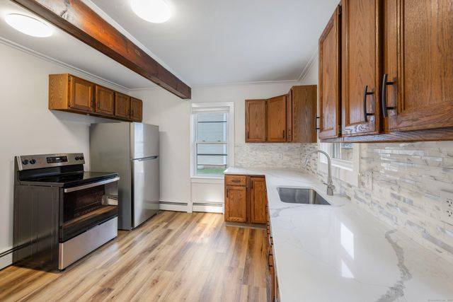 36 Woodbridge Street, Manchester, CT 06042
