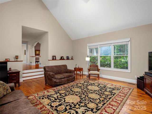 303 S Braeside Court, Asheville, NC 28803
