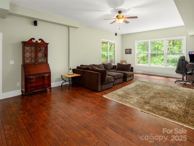 303 S Braeside Court, Asheville, NC 28803