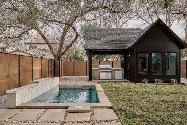 1300 Piedmont Ave, Austin, TX 78757