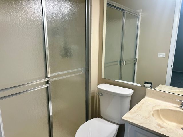 28 Regent Circle B2, Schaumburg, IL 60193