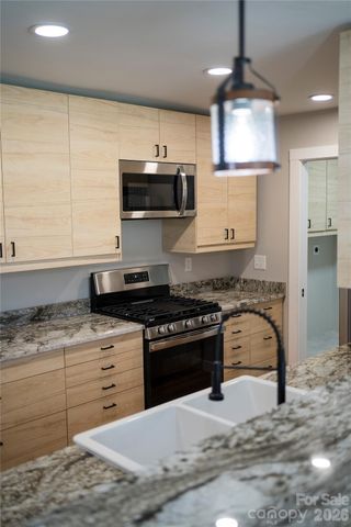 88 Skyview Terrace, Asheville, NC 28806