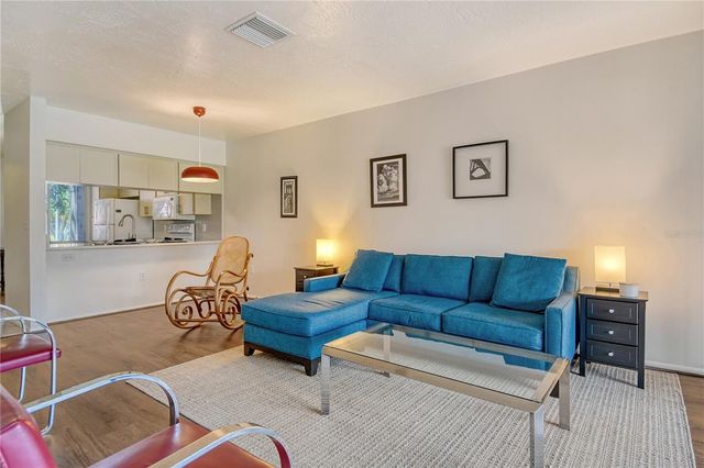2124 TAMIAMI TRAIL N 103, Sarasota, FL 34234