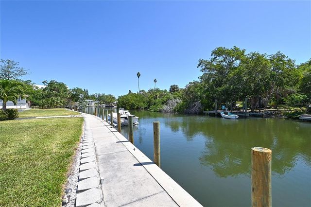 2124 TAMIAMI TRAIL N 103, Sarasota, FL 34234