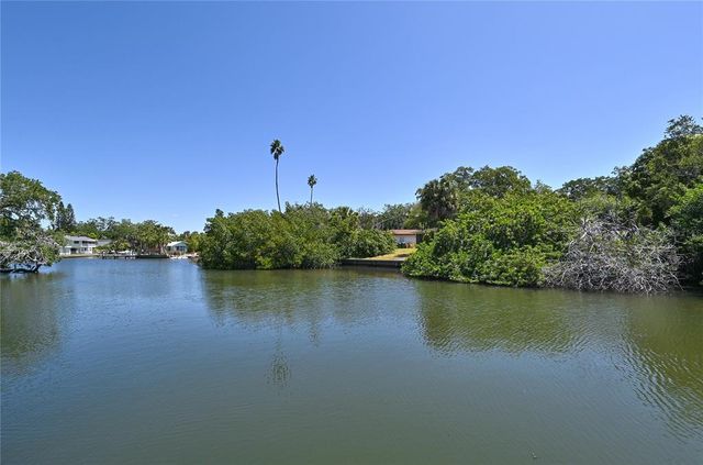 2124 TAMIAMI TRAIL N 103, Sarasota, FL 34234