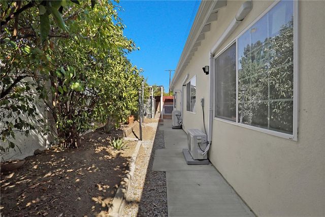 23393 Schoolcraft Street, West Hills, CA 91307