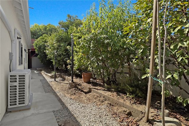 23393 Schoolcraft Street, West Hills, CA 91307