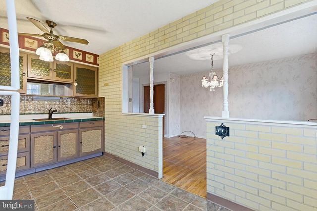 3549 CHALFONT DR, Philadelphia, PA 19154