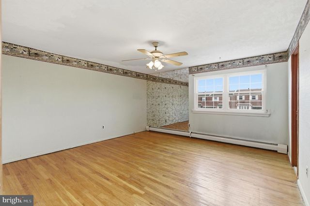 3549 CHALFONT DR, Philadelphia, PA 19154