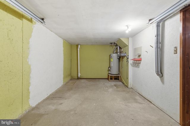 3549 CHALFONT DR, Philadelphia, PA 19154