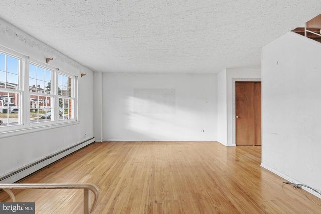 3549 CHALFONT DR, Philadelphia, PA 19154