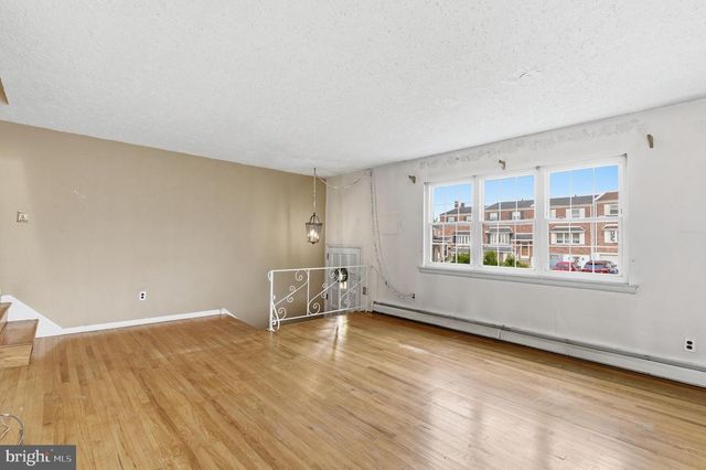 3549 CHALFONT DR, Philadelphia, PA 19154