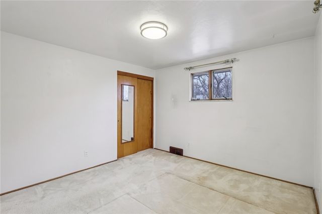 1704 Clairton Rd, West Mifflin, PA 15122