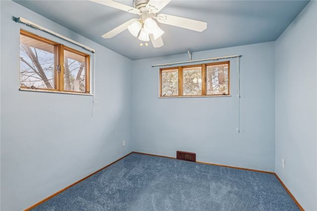 1704 Clairton Rd, West Mifflin, PA 15122