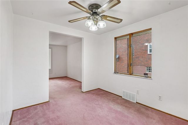 1704 Clairton Rd, West Mifflin, PA 15122