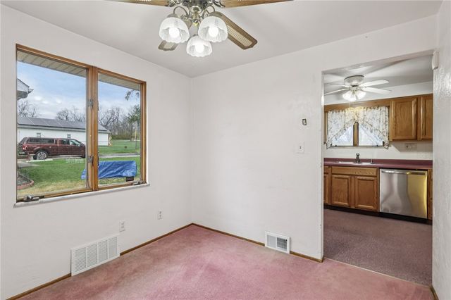 1704 Clairton Rd, West Mifflin, PA 15122