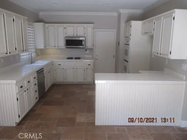 32059 Meadow Wood Lane, Lake Elsinore, CA 92532
