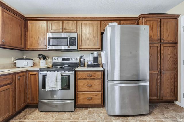 1007 W 2nd Avenue, Garrett, IN 46738