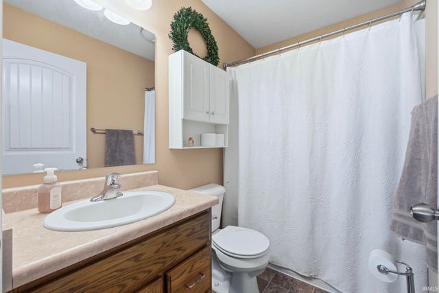 1007 W 2nd Avenue, Garrett, IN 46738