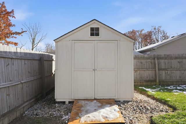 1007 W 2nd Avenue, Garrett, IN 46738