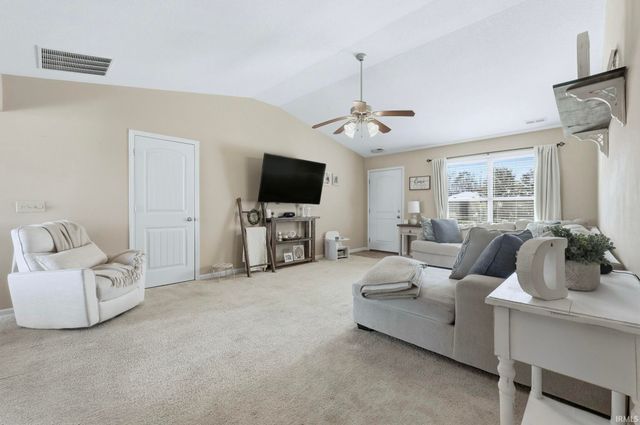 1007 W 2nd Avenue, Garrett, IN 46738