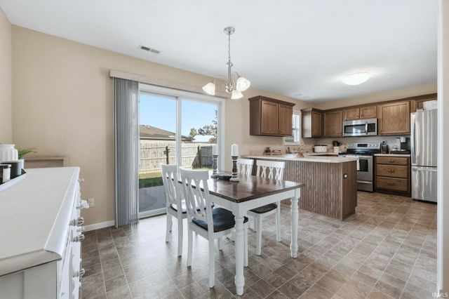 1007 W 2nd Avenue, Garrett, IN 46738