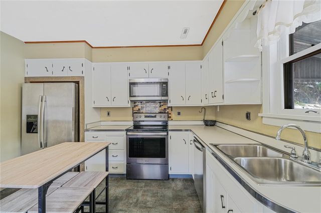 560 Lake Lynn Rd, Springhill Twp, PA 15451