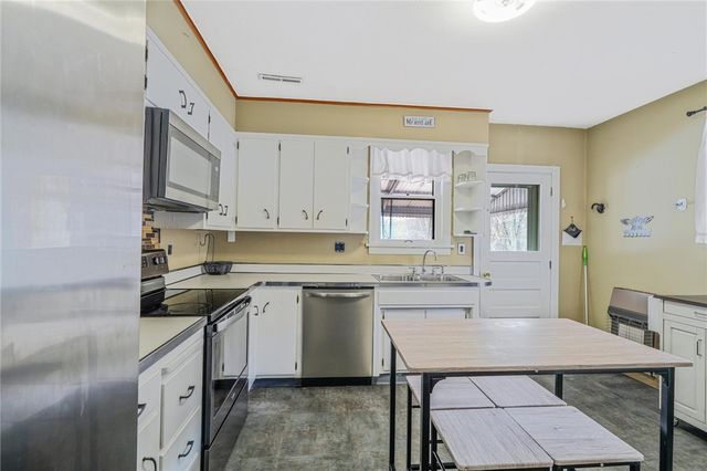 560 Lake Lynn Rd, Springhill Twp, PA 15451