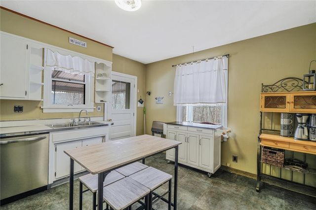 560 Lake Lynn Rd, Springhill Twp, PA 15451