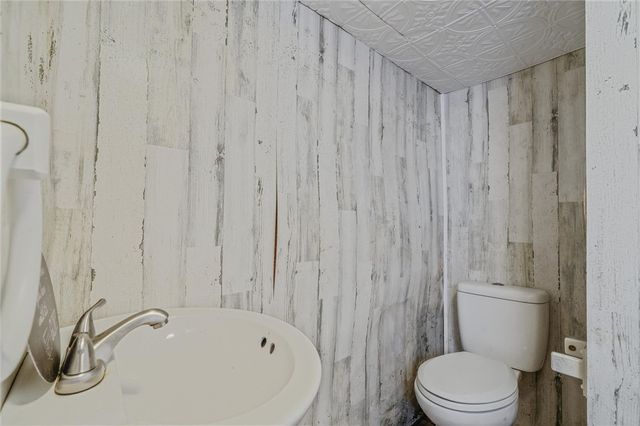 560 Lake Lynn Rd, Springhill Twp, PA 15451