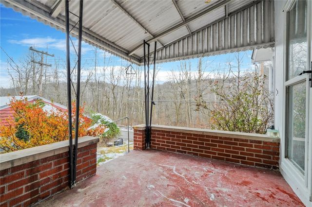 560 Lake Lynn Rd, Springhill Twp, PA 15451