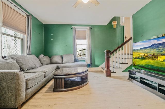 560 Lake Lynn Rd, Springhill Twp, PA 15451