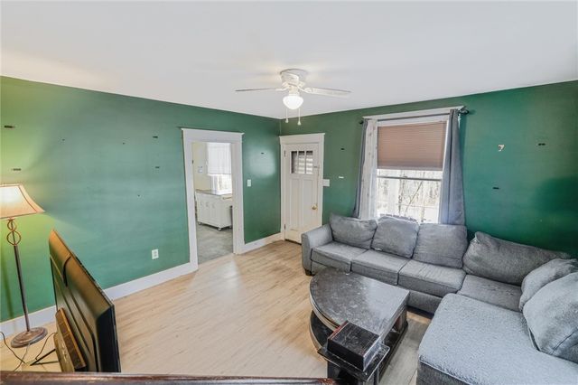 560 Lake Lynn Rd, Springhill Twp, PA 15451