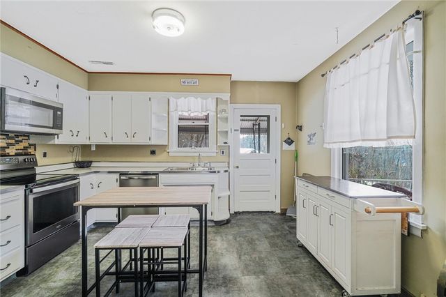 560 Lake Lynn Rd, Springhill Twp, PA 15451