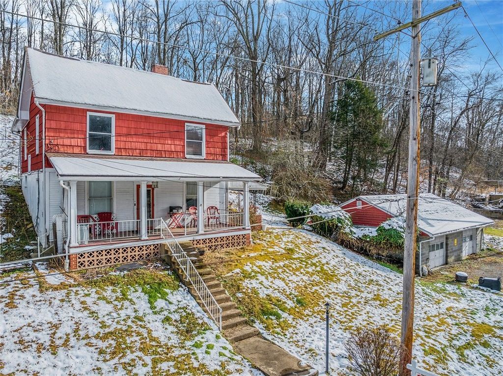 560 Lake Lynn Rd, Springhill Twp, PA 15451
