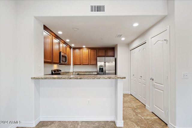 21320 N 56TH Street 2114, Phoenix, AZ 85054