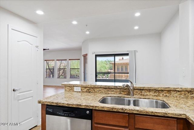 21320 N 56TH Street 2114, Phoenix, AZ 85054